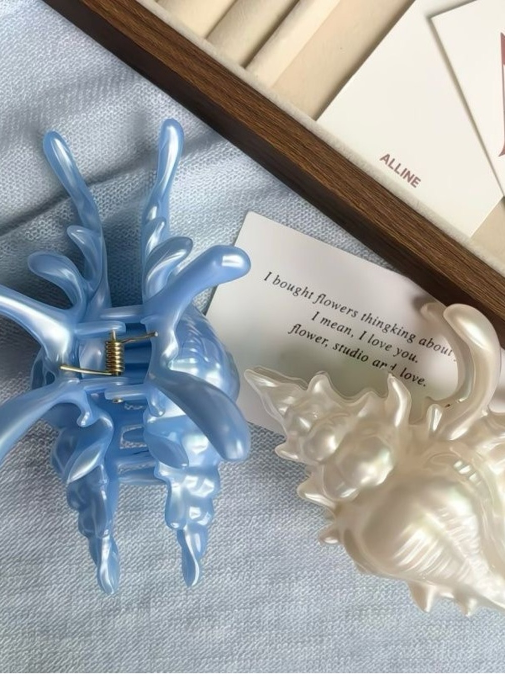 Conch Shell Hair Claw Clips - Picture 4 of 4